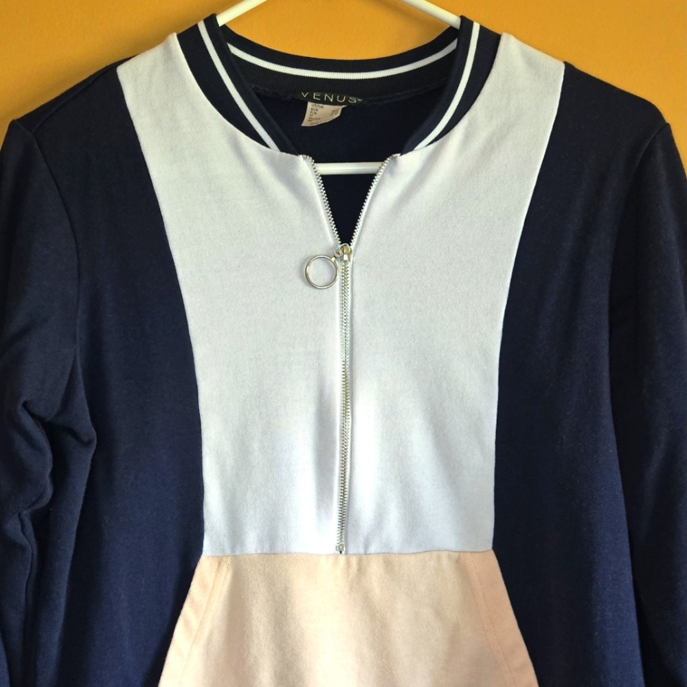 Venus Colorblock Half Zip Pullover, M (PTP=18.5") - Picture 2 of 3